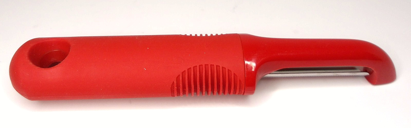 OXO Good Grips Soft Skin Serrated Peeler, Silicone / Nylon, Red, 7.5 in
