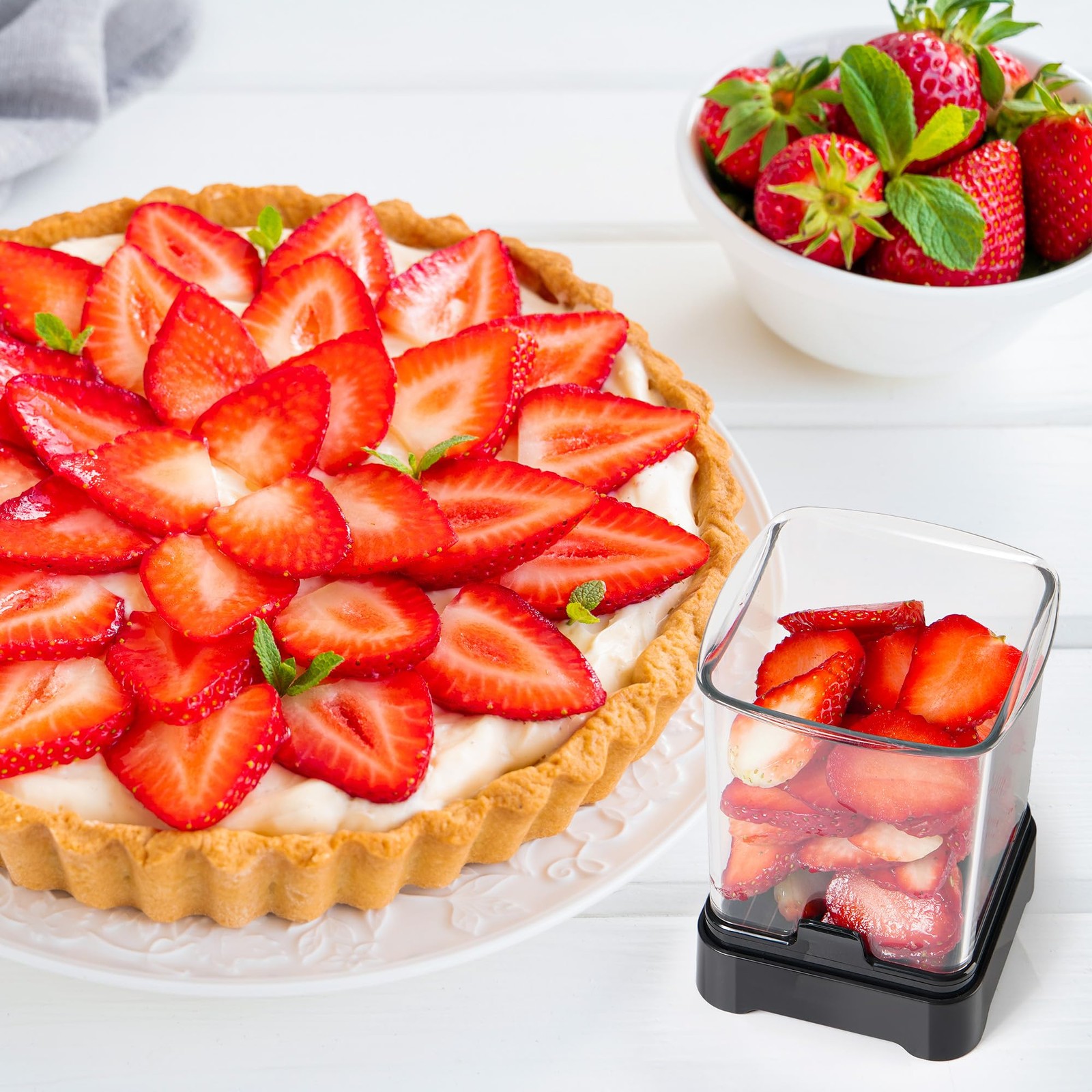 Kitchen Fruit Slicer Cup, Strawberry Banana Grape Egg Cutter with Push Plate