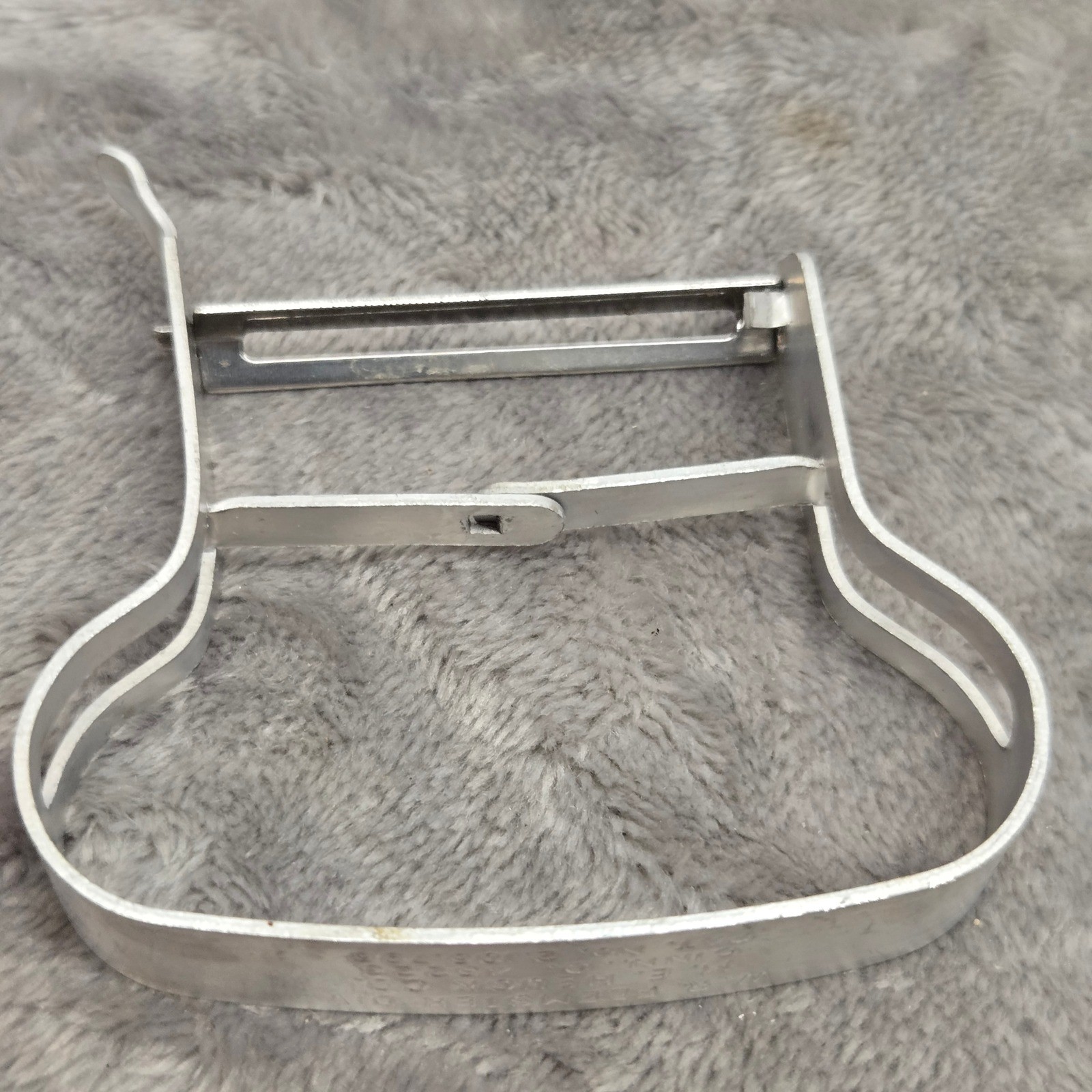 W.M Feemster Vintage Aluminum Vegetable Peeler Retro Kitchen Tool Potato Peeler
