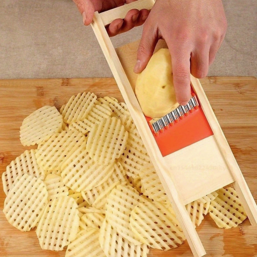 1PC Manual Potato Cutter – Wavy Veggie Slicer for Kitchen & Meal Prep – NEW