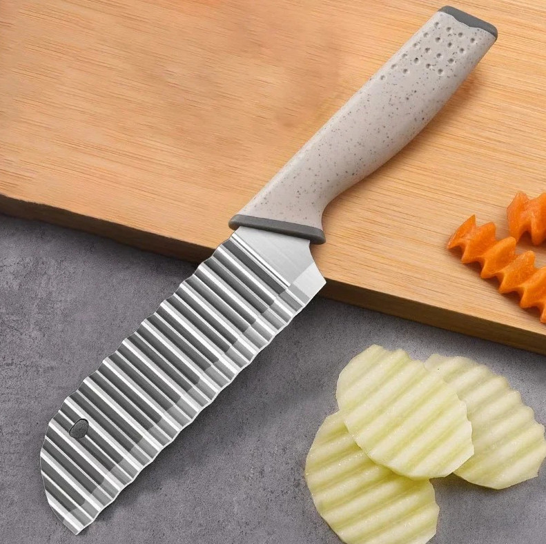 Stainless Steel Wavy Utility Knife – Creative Crinkle Cutter for Fruits & Veggie