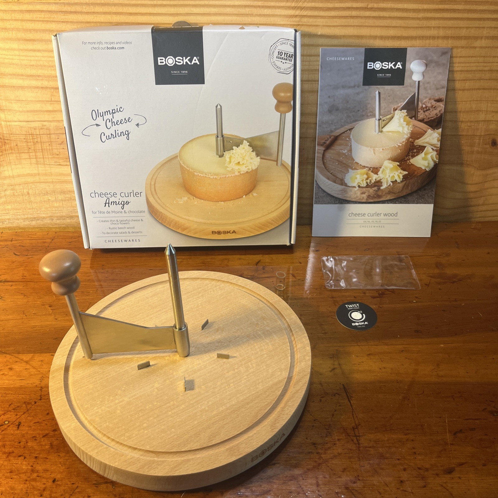 3 Set Cheese Serving Lot BOSKA Curler Lynn & Liana Knives Wood Board