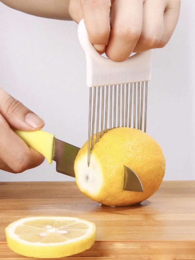 1 PC Stainless Steel Onion Holder – Easy Slicing & Secure Grip Tool – NEW