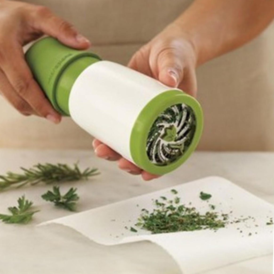Multi-Functional Vegetable Chopper Suitable For Parsley Cilantro And Garlic